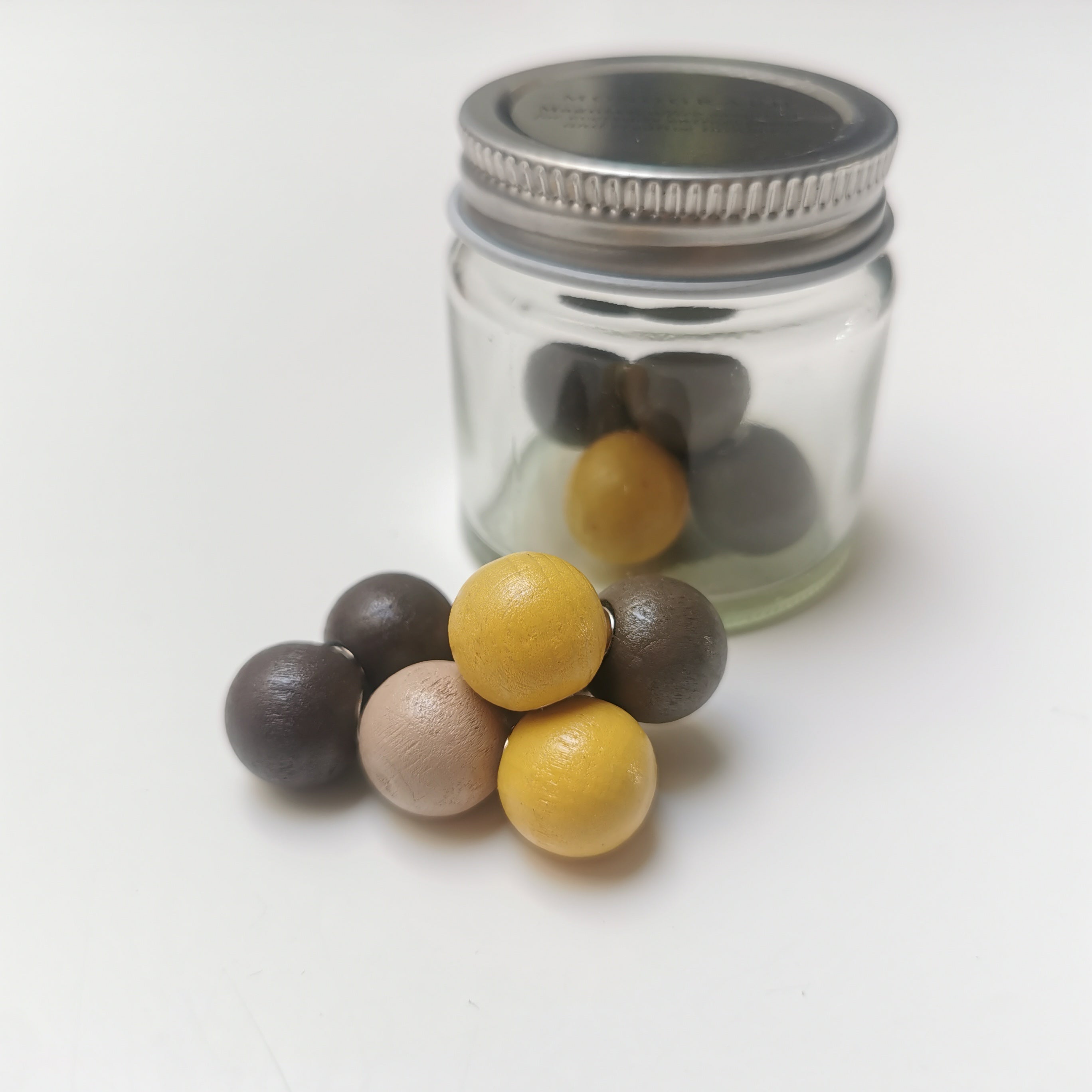 Magnete im Glas von Monograph